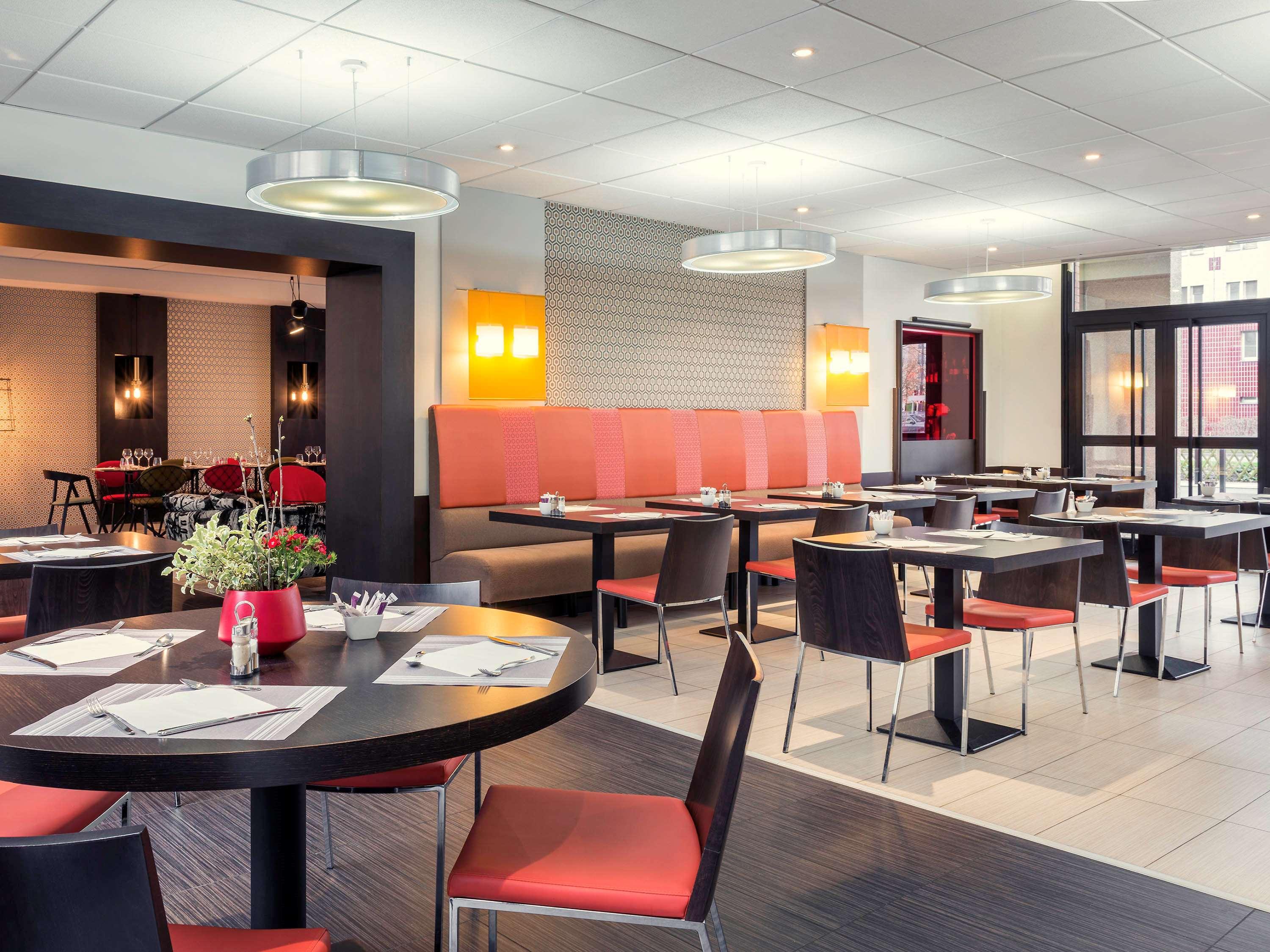 B&B Hotel Saint-Quentin-En-Yvelines Centre Gare 4 Etoiles Montigny-le-Bretonneux Exteriör bild