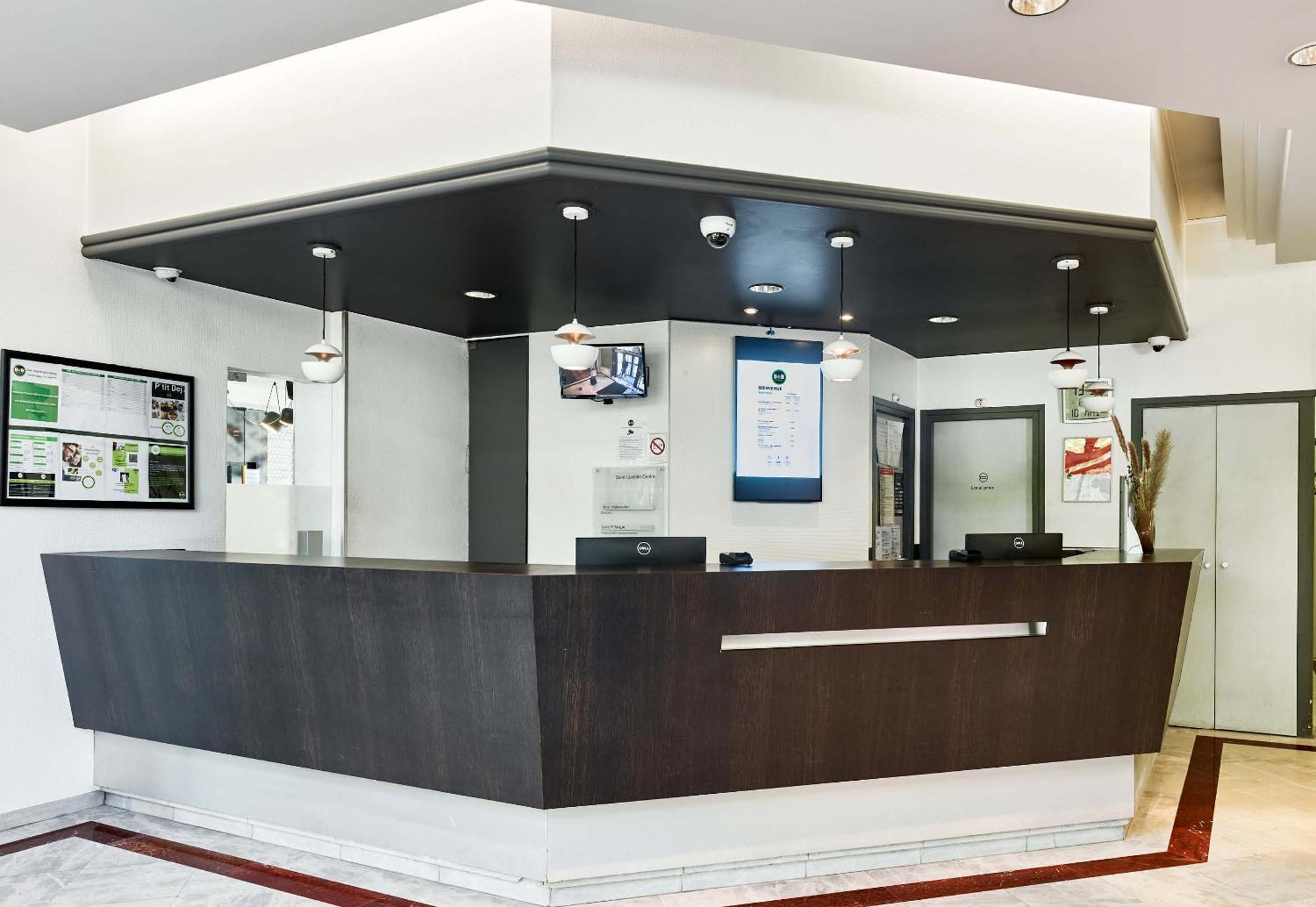 B&B Hotel Saint-Quentin-En-Yvelines Centre Gare 4 Etoiles Montigny-le-Bretonneux Exteriör bild